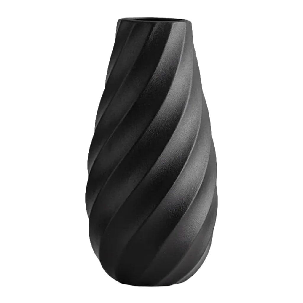 Vase en céramique noire avec motif torsadé